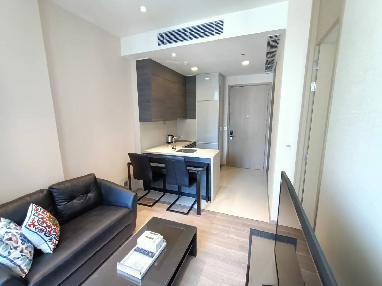 The Esse Asoke — photo 3