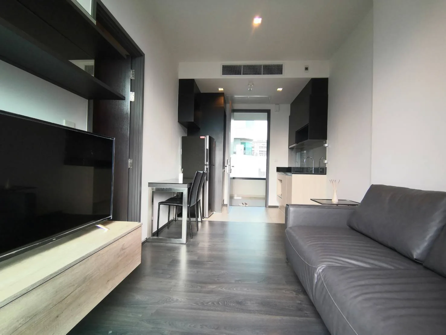 Edge Sukhumvit 23 — photo 1
