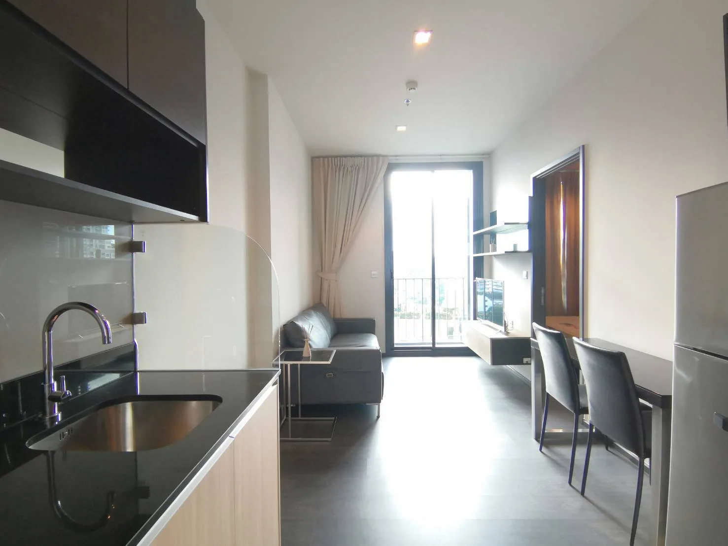Edge Sukhumvit 23 — photo 2
