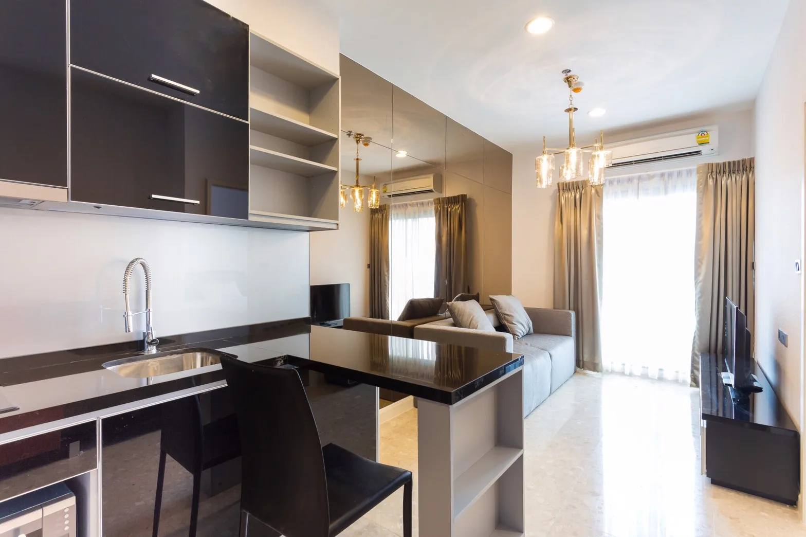 The Crest Sukhumvit 34 — photo 1