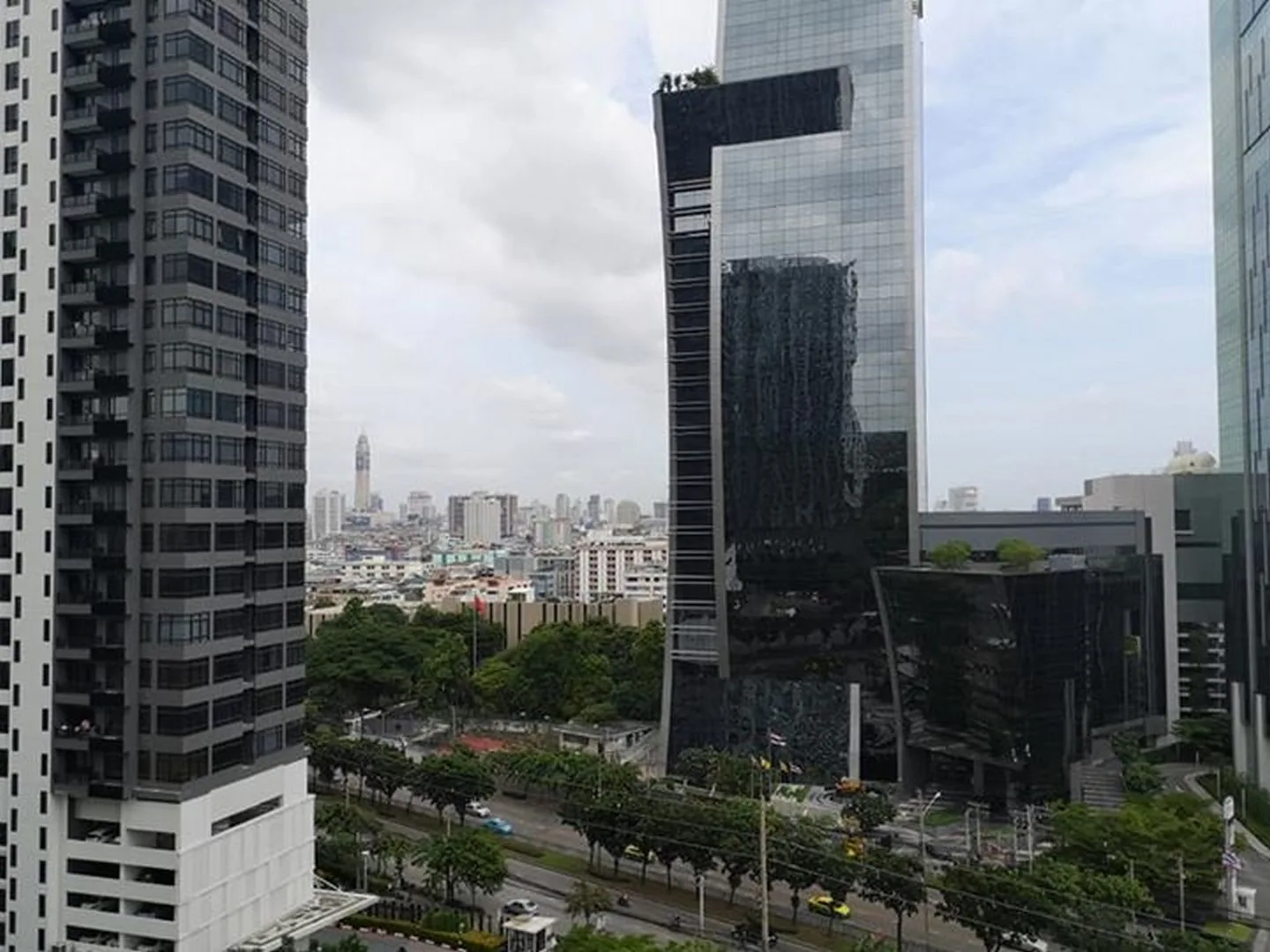 Noble Revolve Ratchada — photo 12