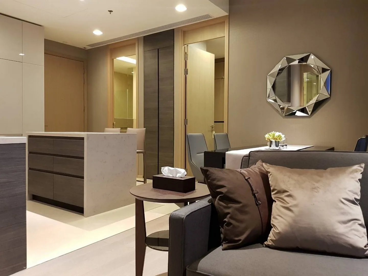 The Esse Asoke — photo 2