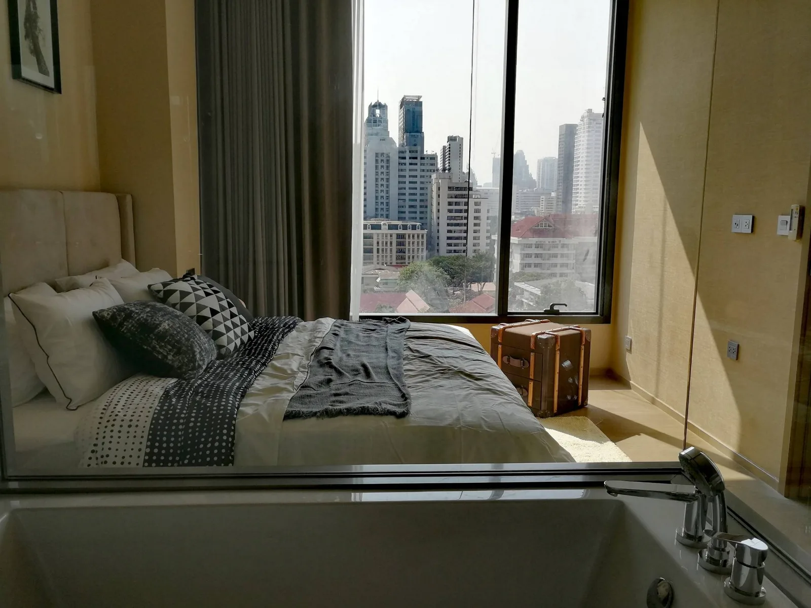 The Esse Asoke — photo 4