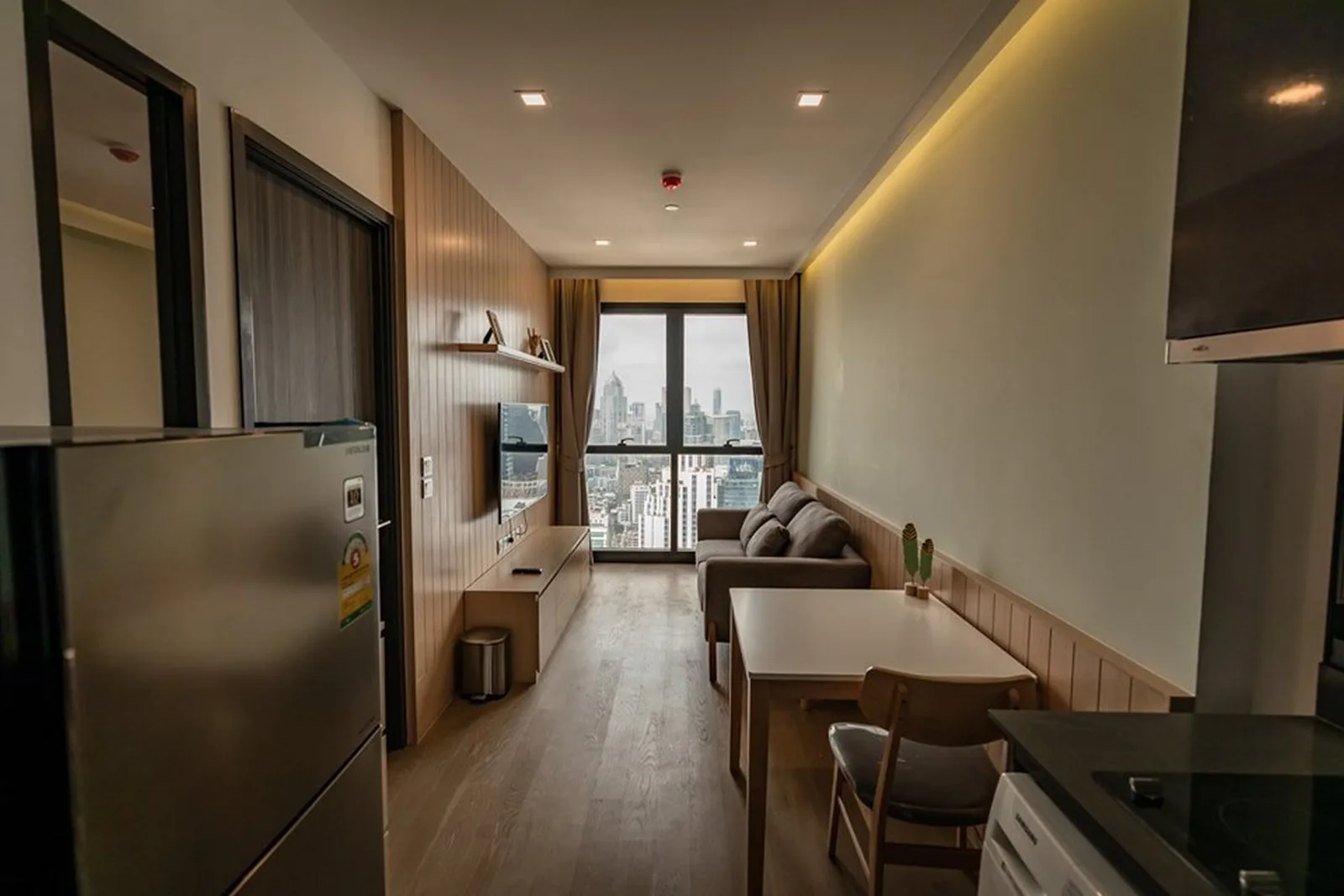 Ashton Asoke — photo 1
