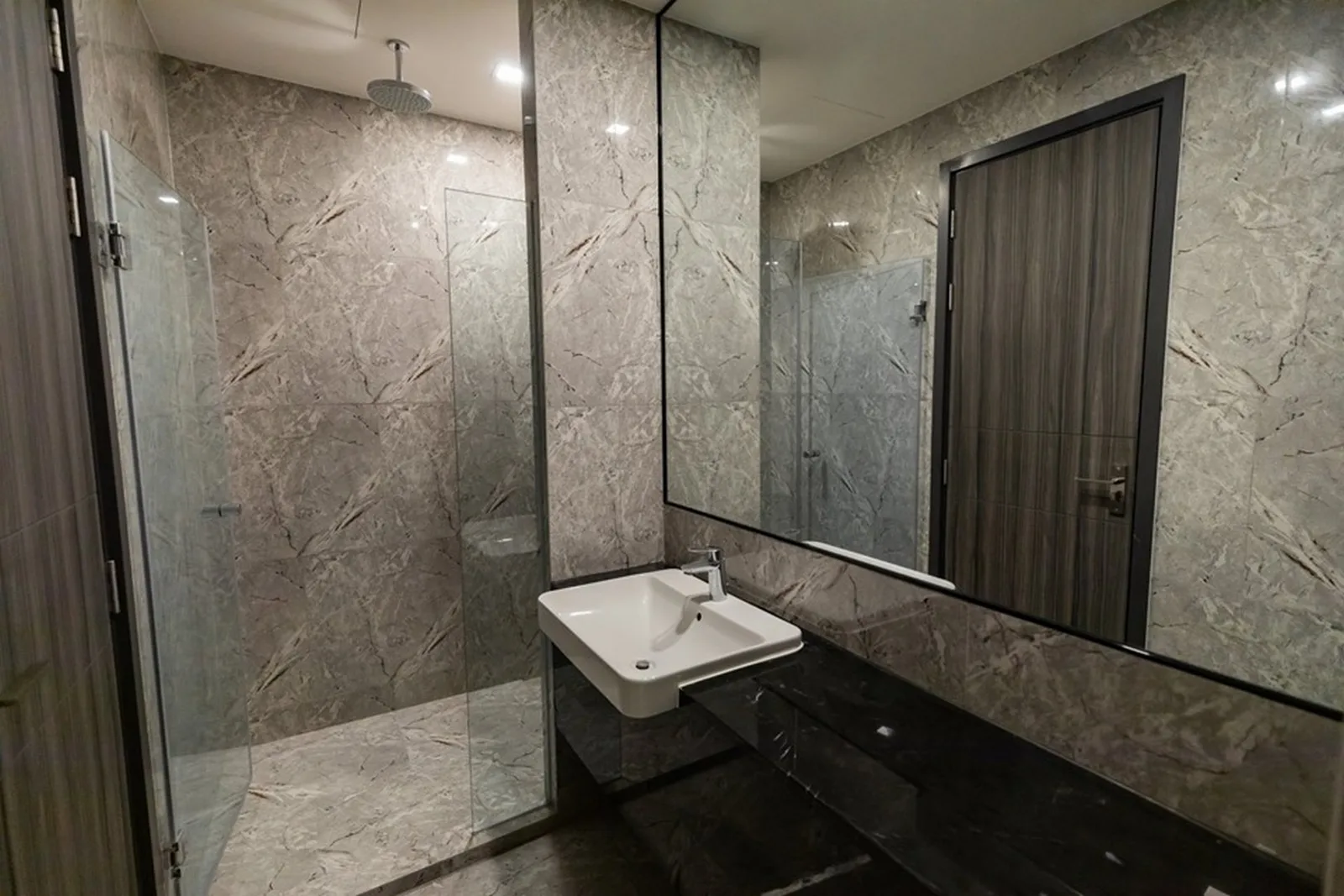 Ashton Asoke — photo 2
