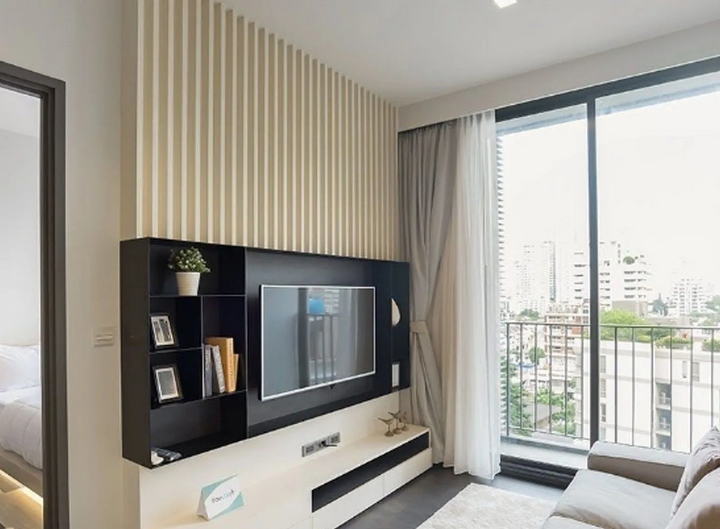 Edge Sukhumvit 23 — photo 1