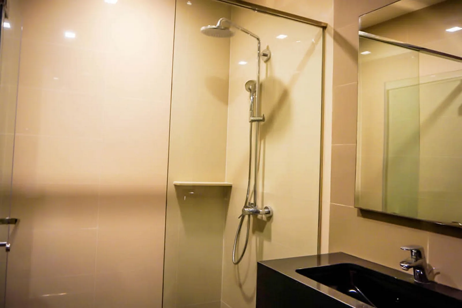 Edge Sukhumvit 23 — photo 3