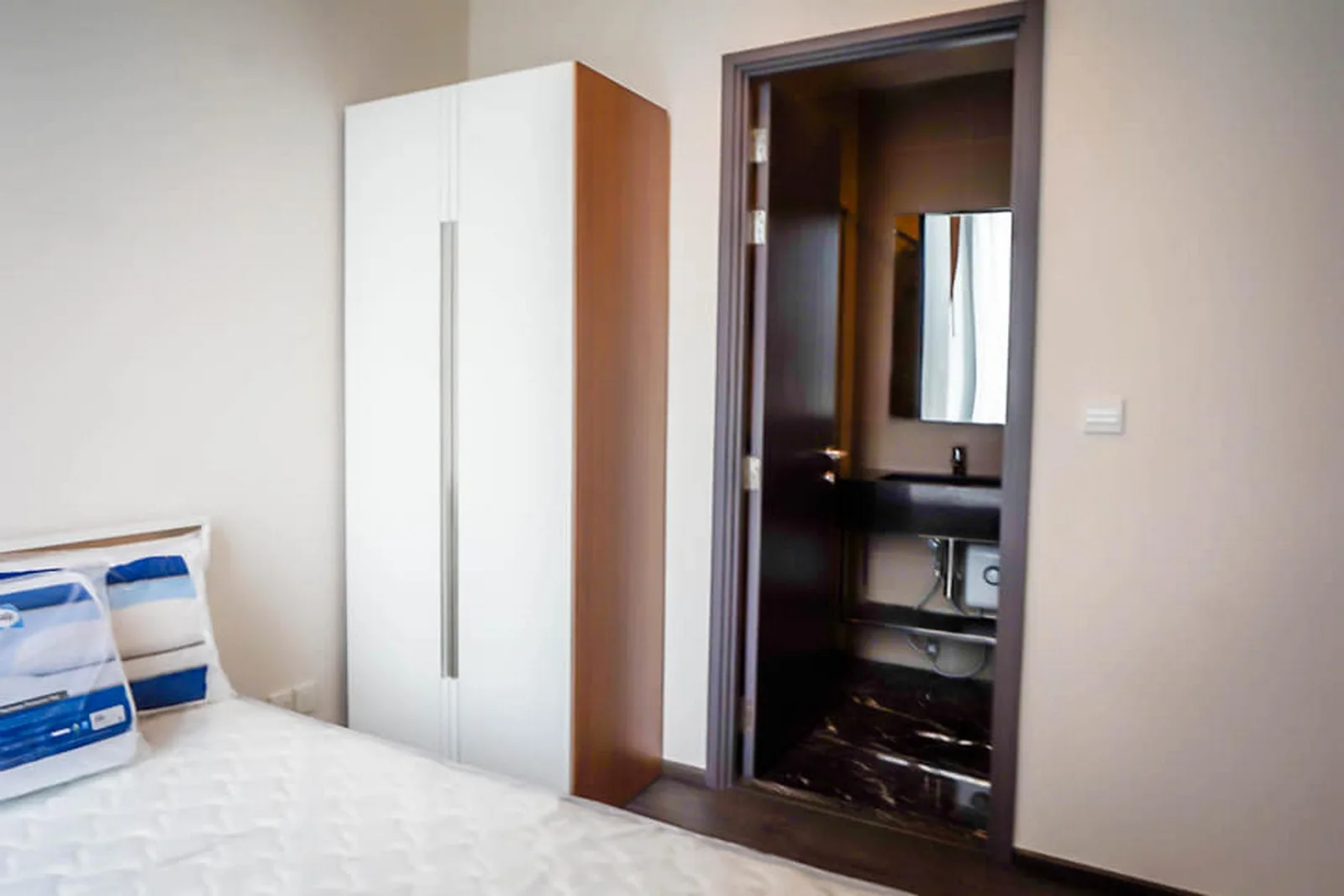 Edge Sukhumvit 23 — photo 10
