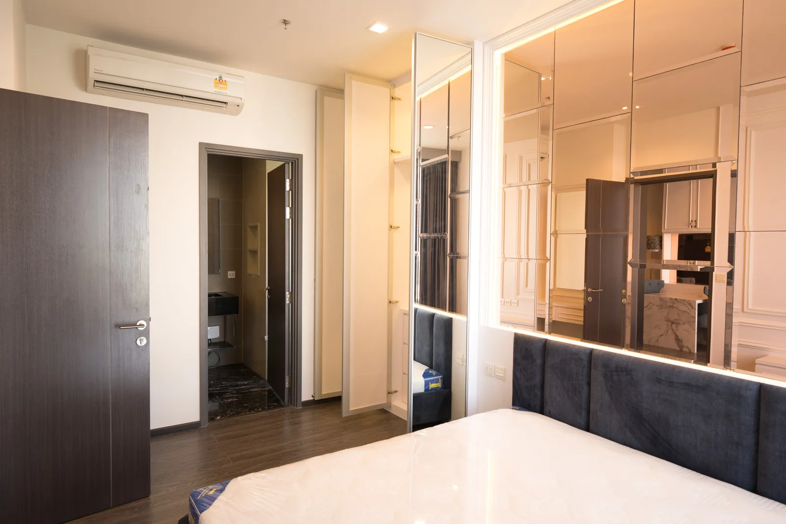 Edge Sukhumvit 23 — photo 12