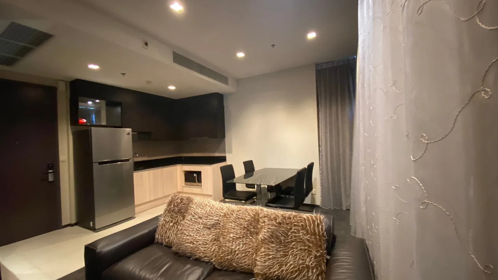 Edge Sukhumvit 23 — photo 2