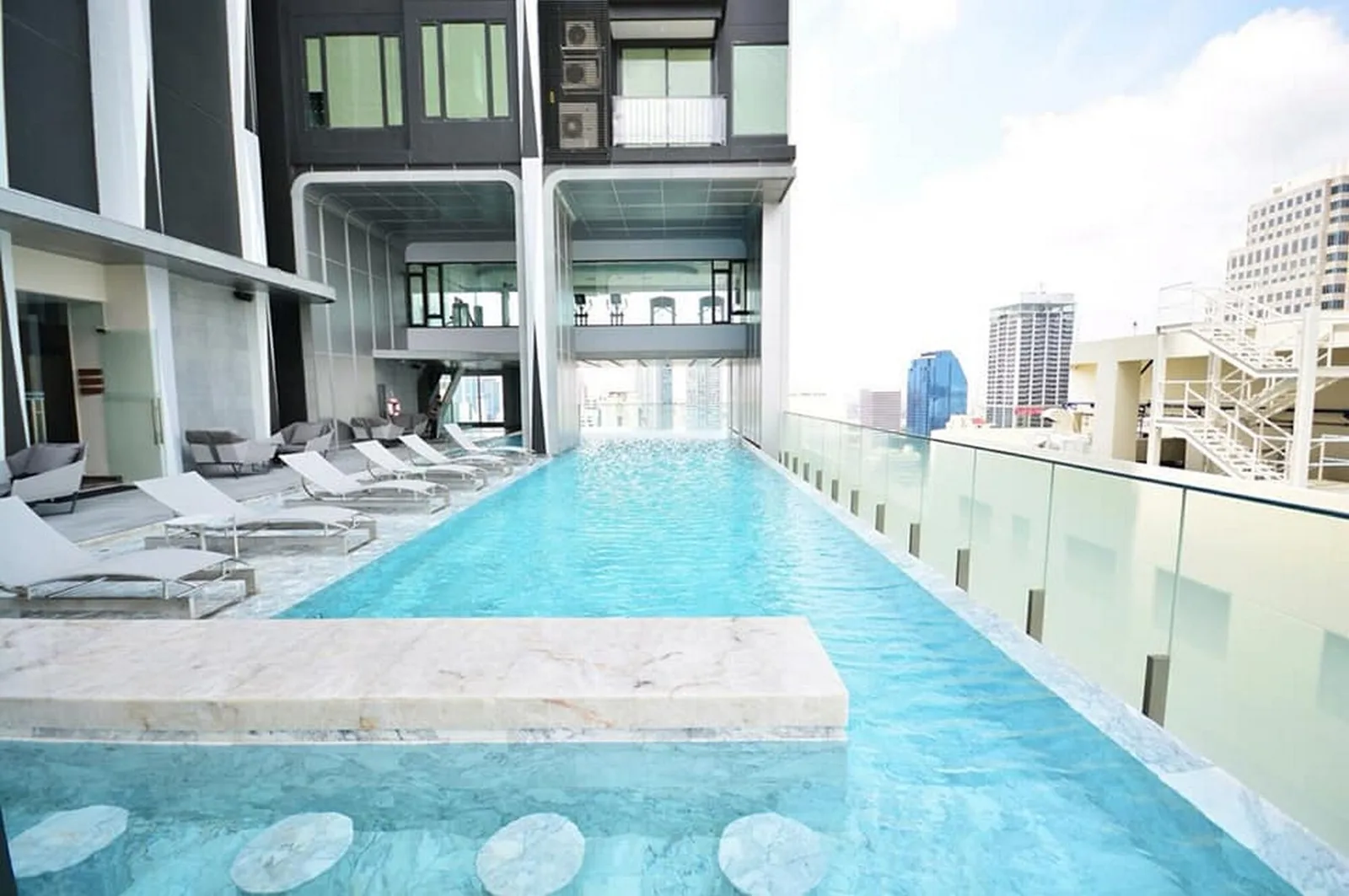 Edge Sukhumvit 23 — photo 6