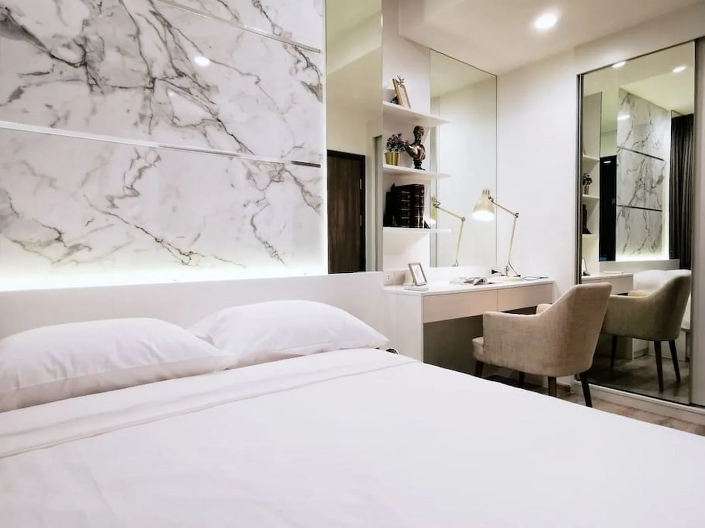 Ideo Mobi Asoke — photo 1