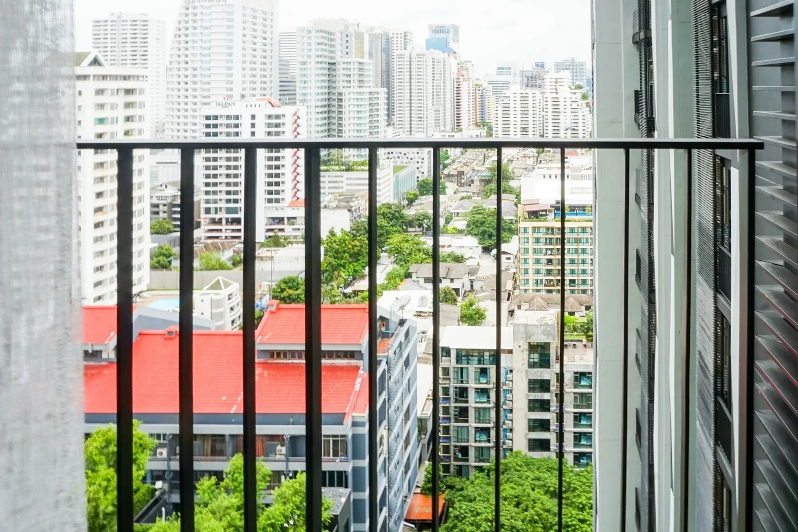 Edge Sukhumvit 23 — photo 11