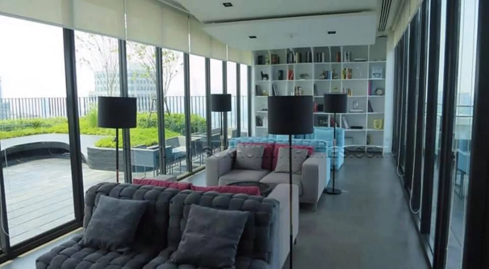 Edge Sukhumvit 23 — photo 2