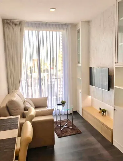 Edge Sukhumvit 23