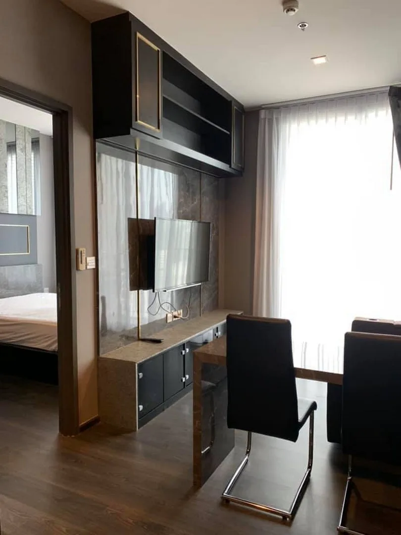 Edge Sukhumvit 23 — photo 1