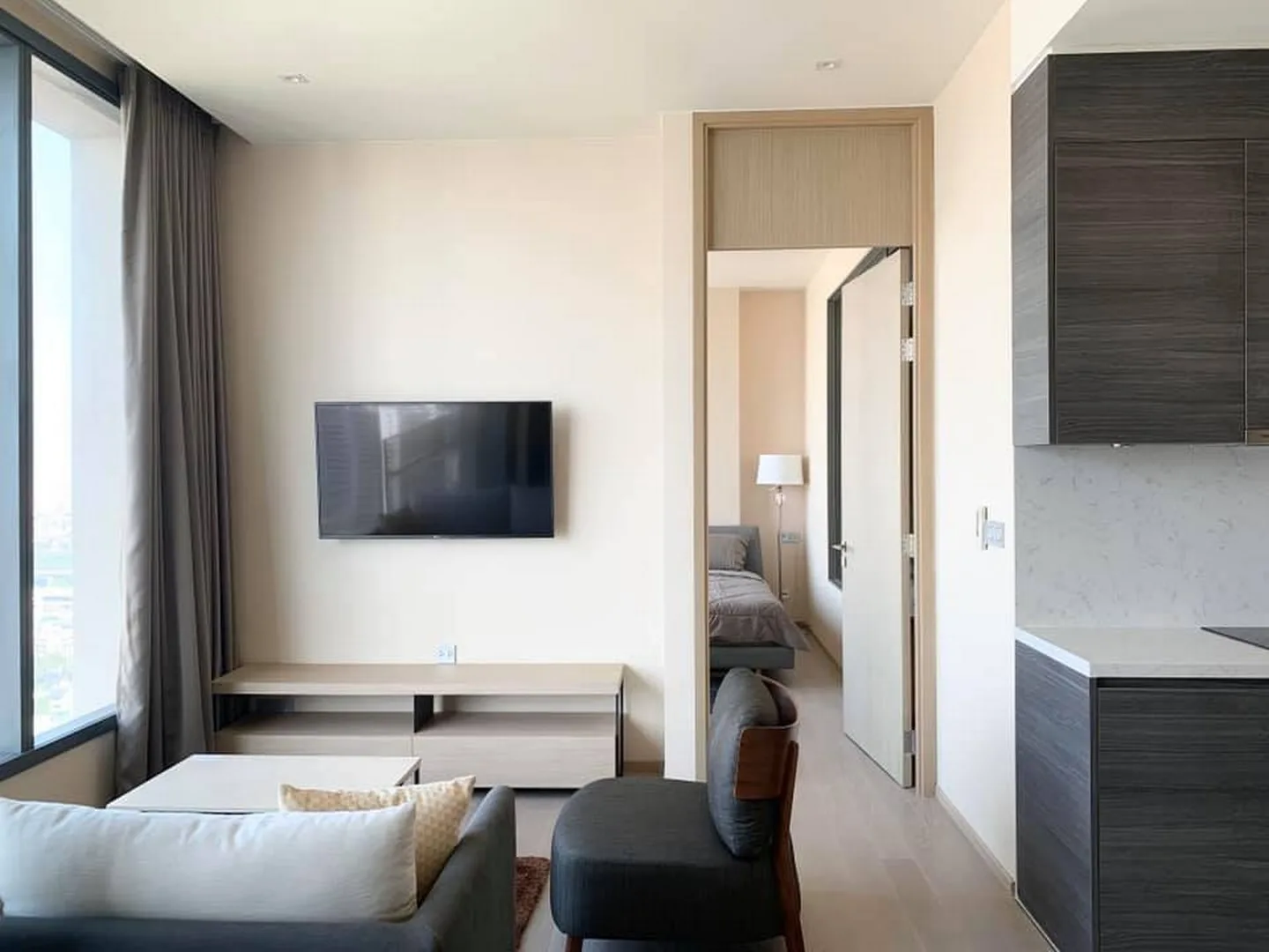 The Esse Asoke — photo 1