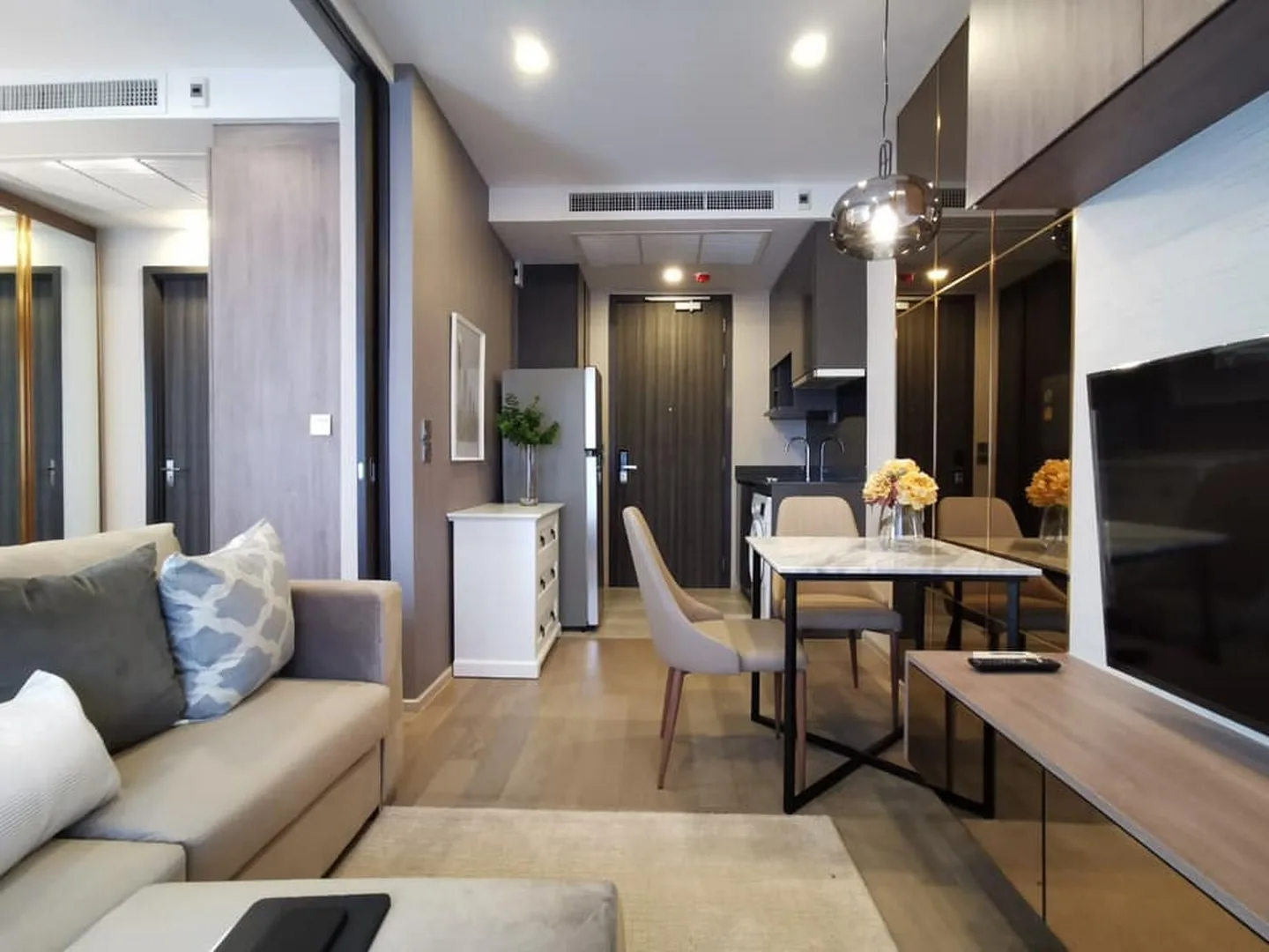 Ashton Asoke — photo 2