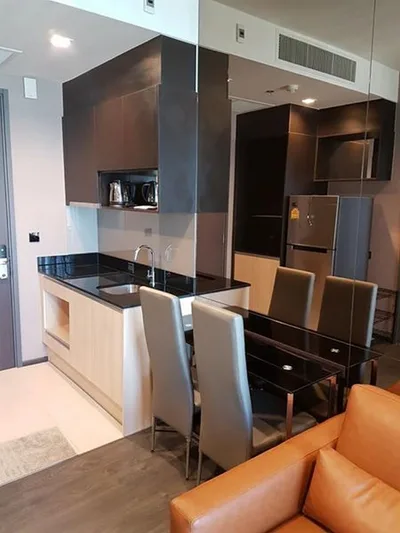 Edge Sukhumvit 23