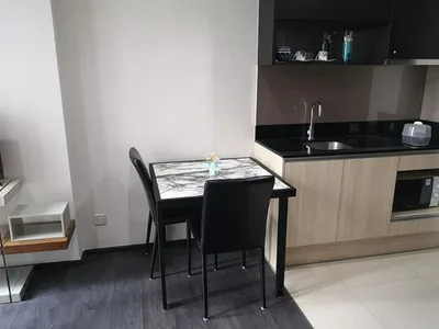 Edge Sukhumvit 23