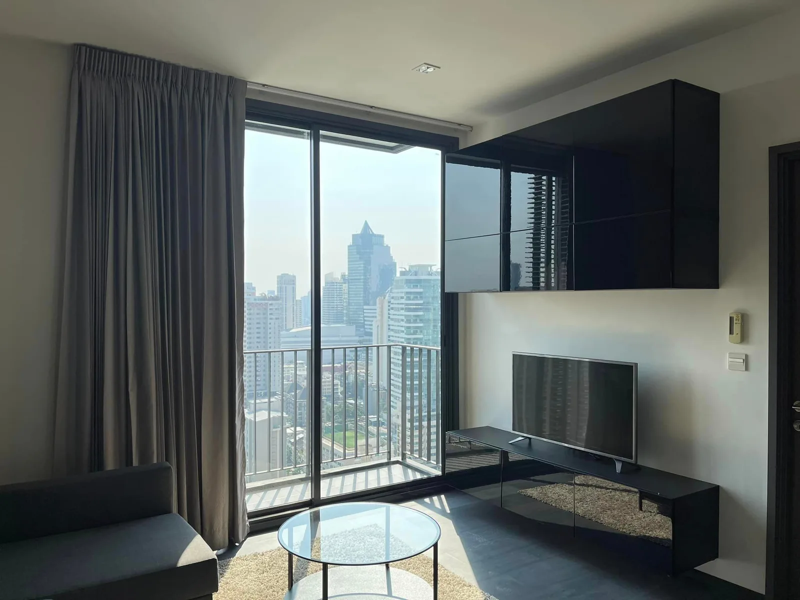 Edge Sukhumvit 23 — photo 1