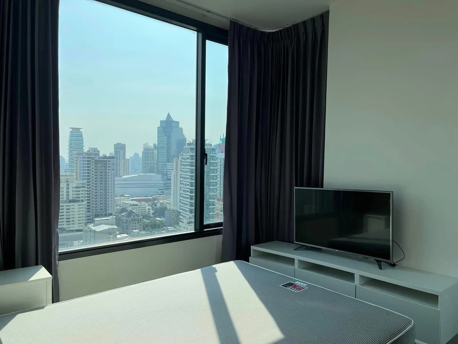 Edge Sukhumvit 23 — photo 3
