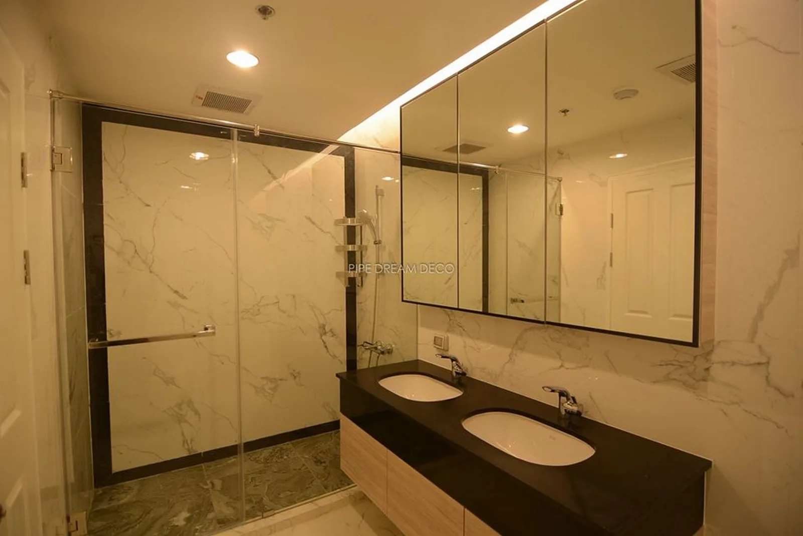 Belle Grand Rama 9 — photo 11