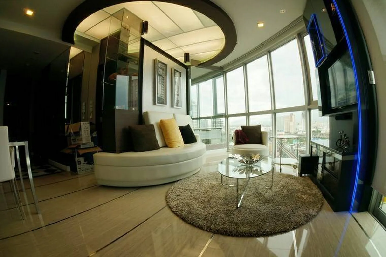 Sky Walk Condominium — photo 2