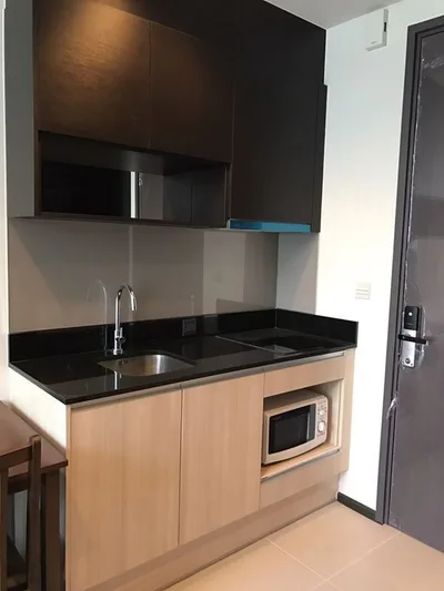 Edge Sukhumvit 23