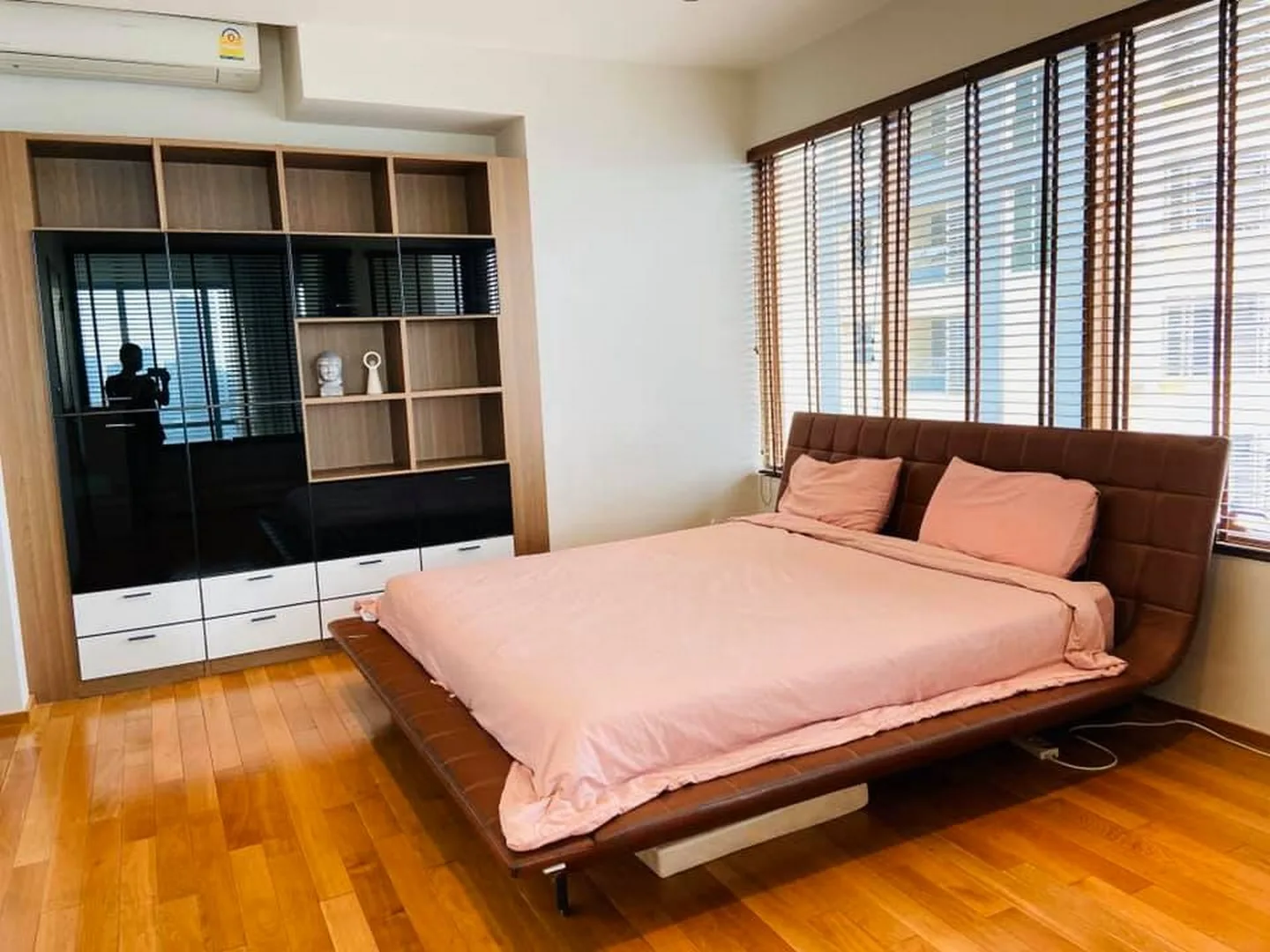 The Emporio Place — photo 4