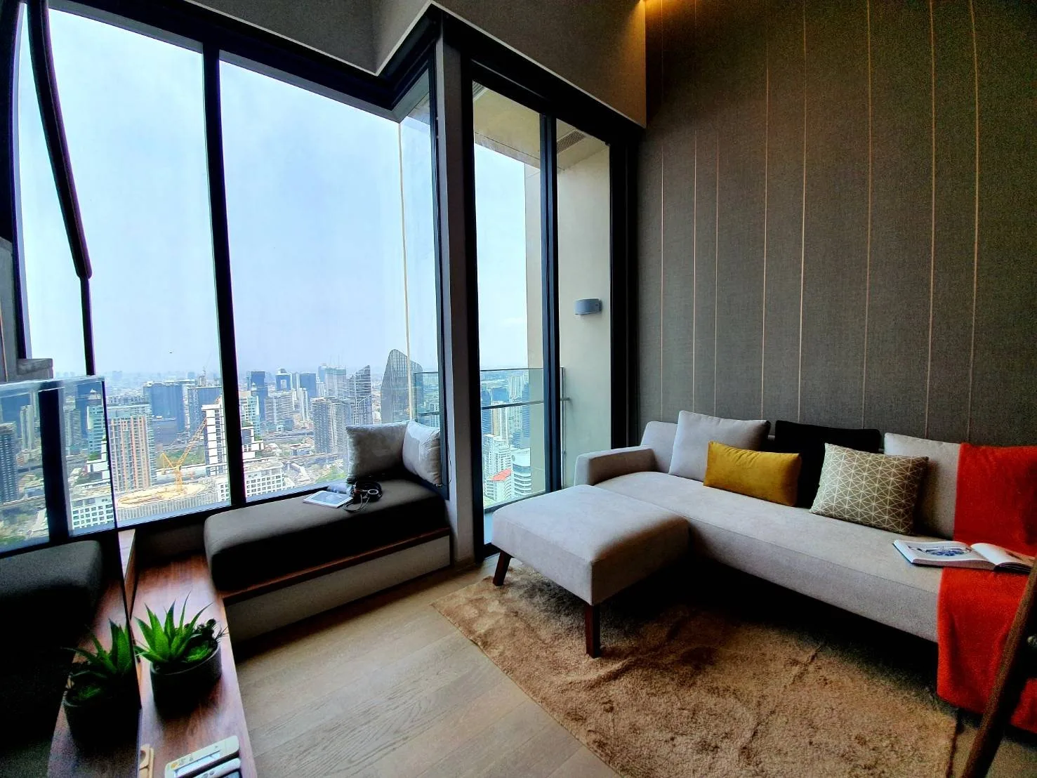 The Esse Asoke — photo 3