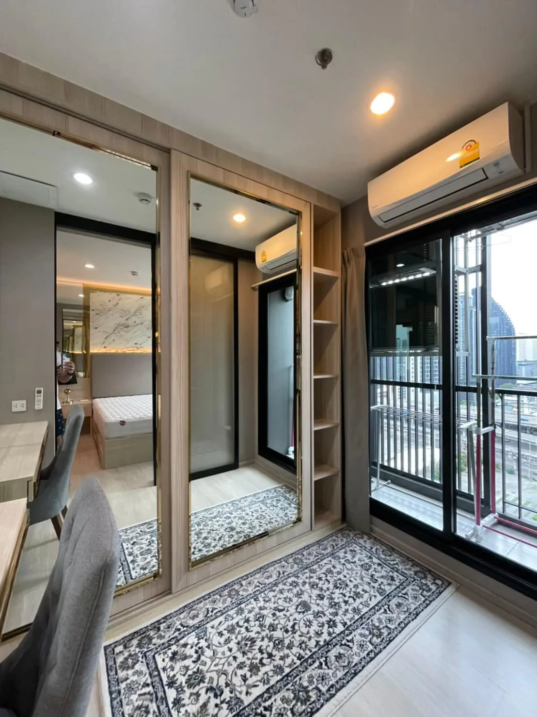 Life Asoke — photo 6