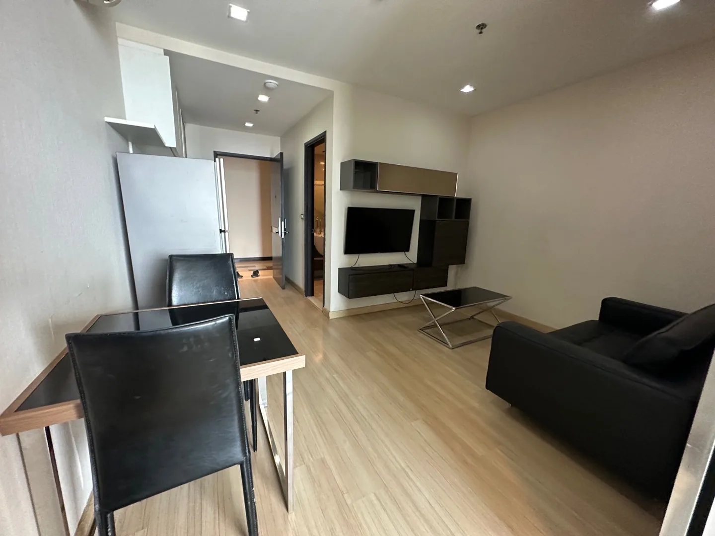 Sky Walk Condominium — photo 1