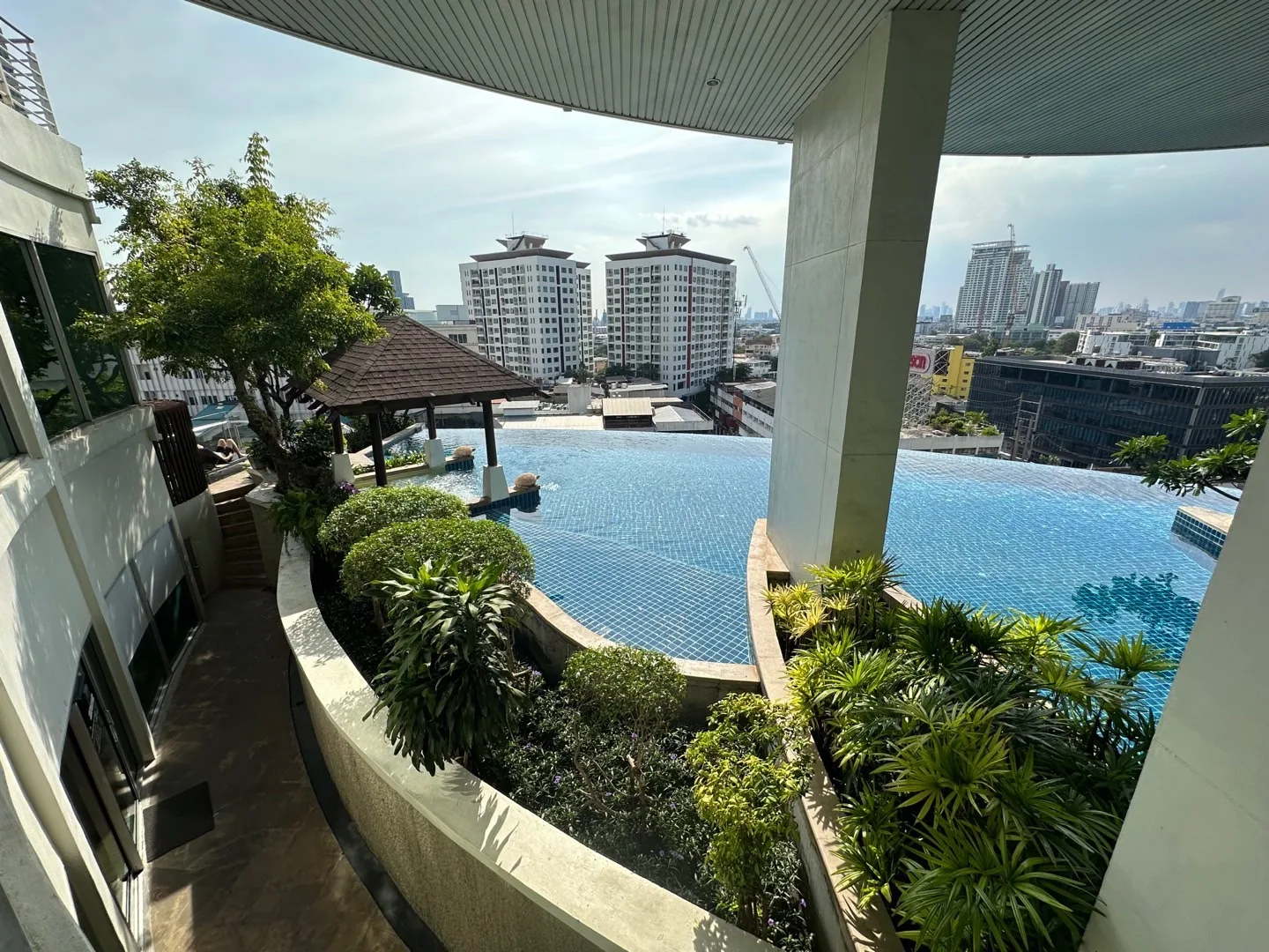 Sky Walk Condominium — photo 7
