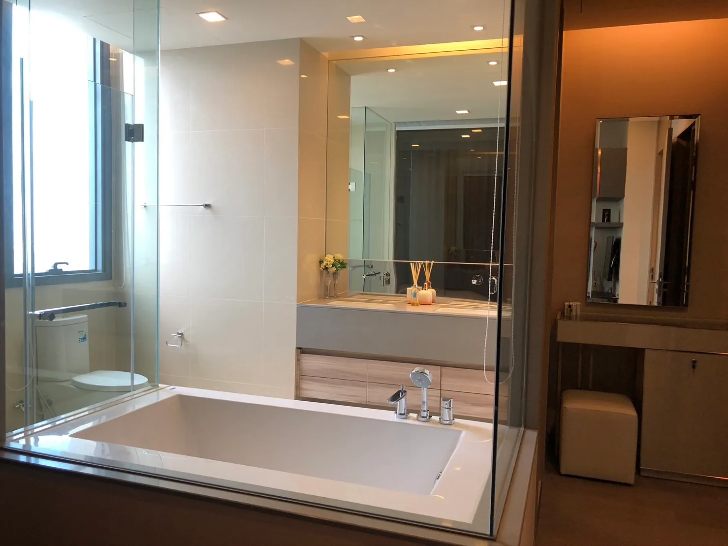 The Esse Asoke — photo 17