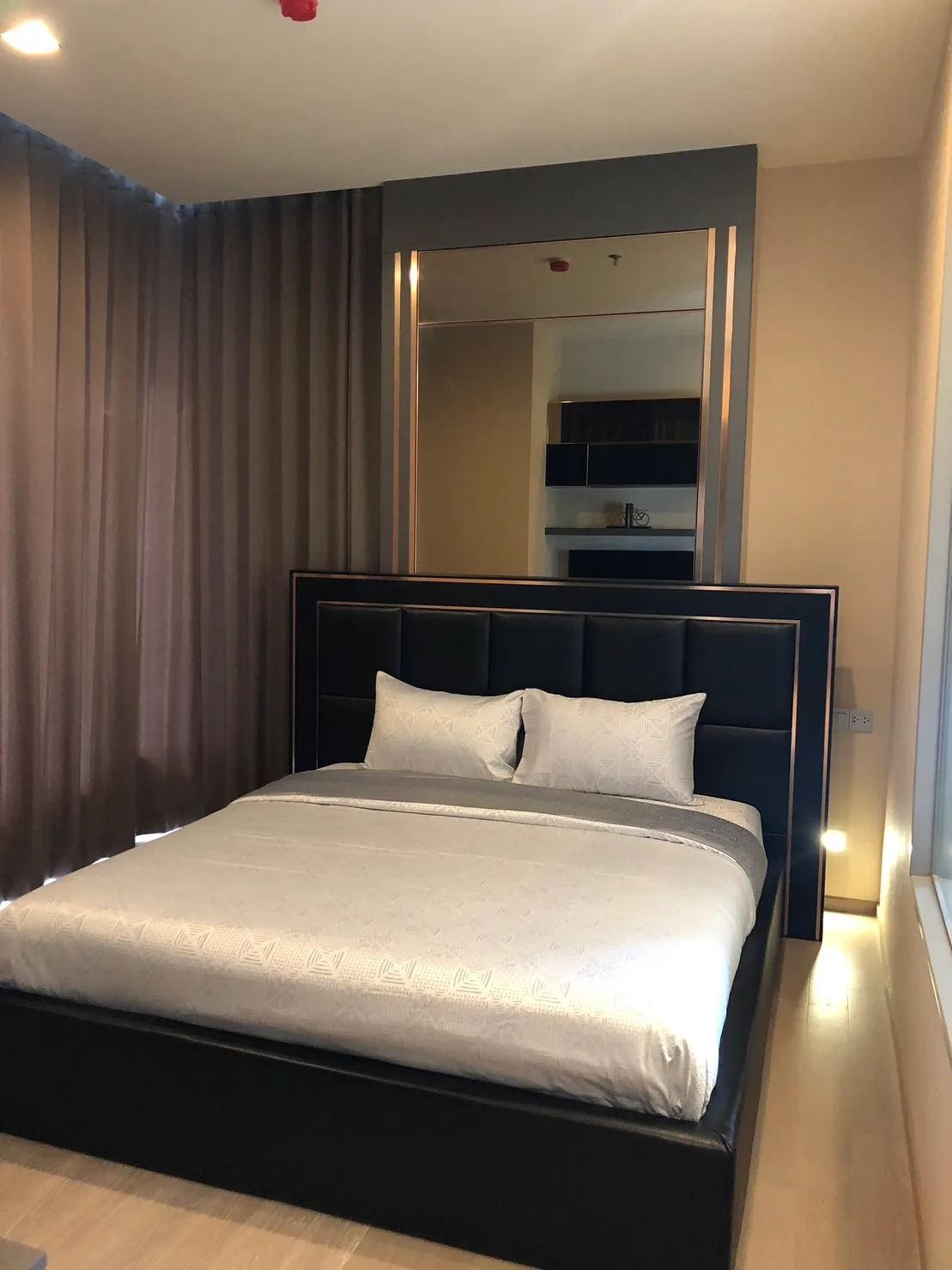 The Esse Asoke — photo 10