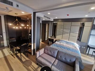 Ashton Chula - Silom