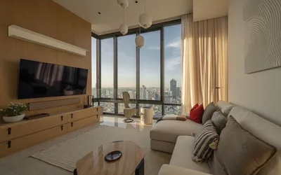 Ashton Silom