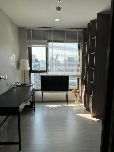 LIFE Asoke - Rama 9