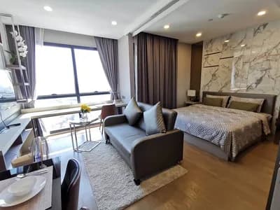 Ashton Chula - Silom