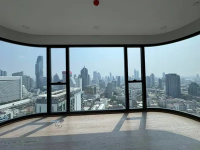 Ashton Chula - Silom