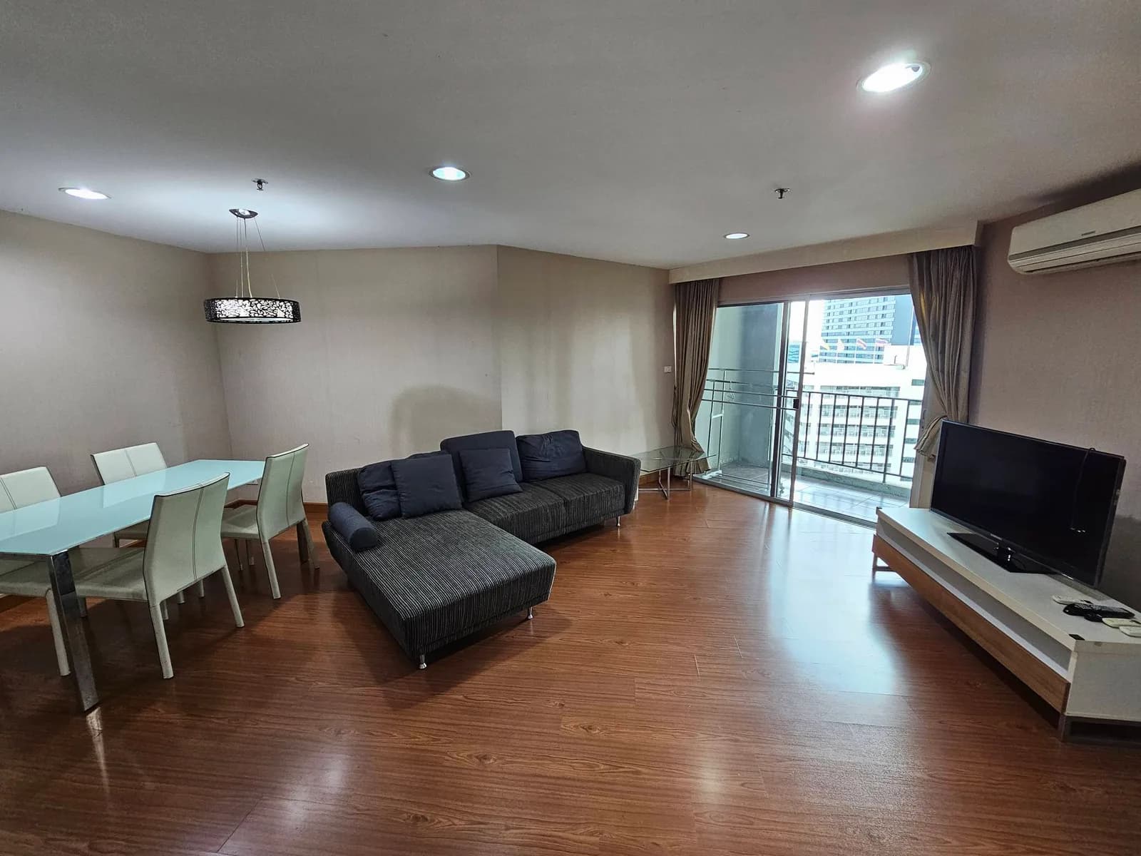 Belle Grand Rama 9 — photo 1