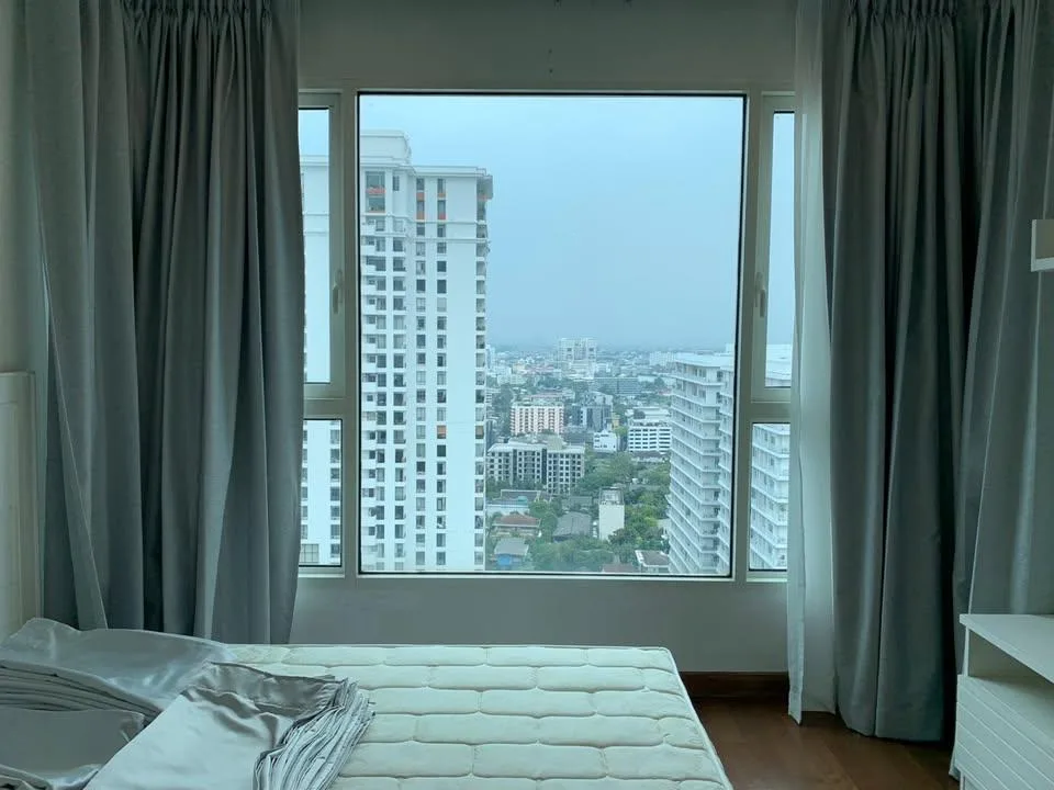 Ivy Thonglor — photo 17