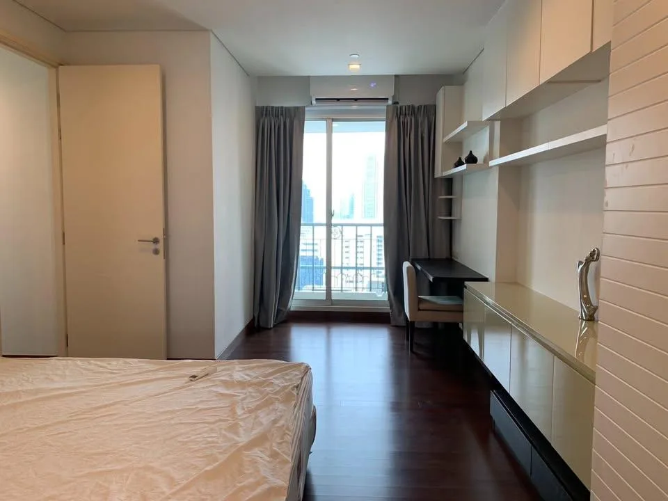 Ivy Thonglor — photo 19