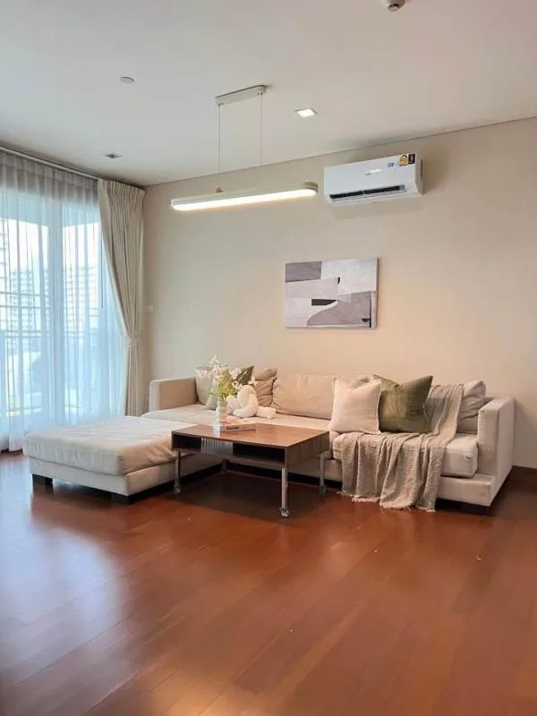 Ivy Thonglor — photo 2