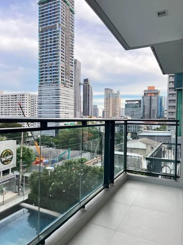 Ivy Thonglor — photo 16