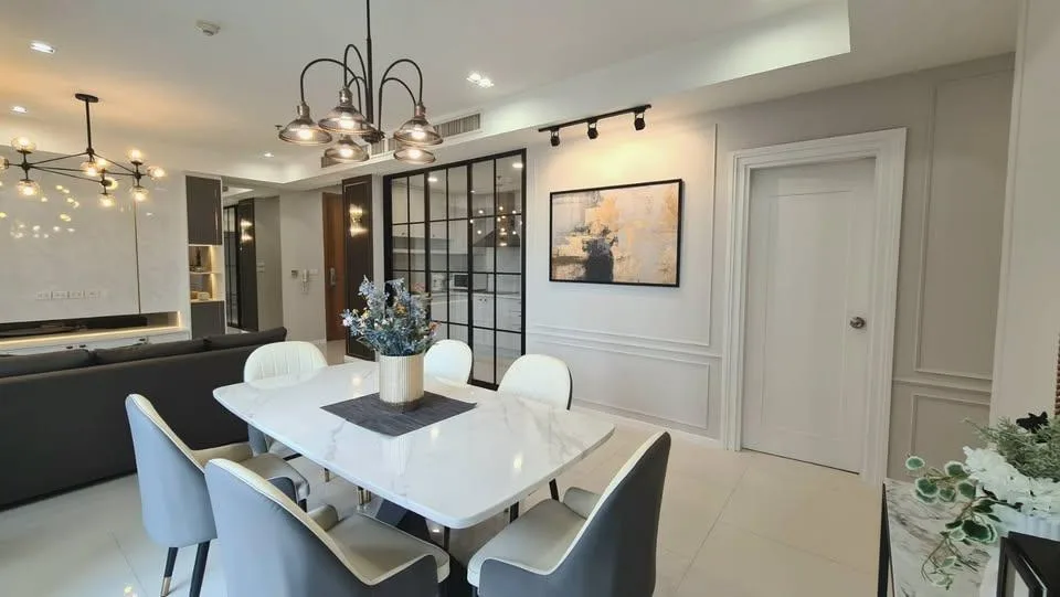 The Emporio Place — photo 3