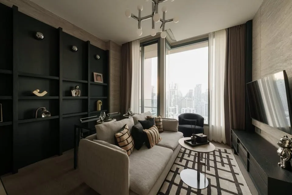 The Esse Asoke — photo 1