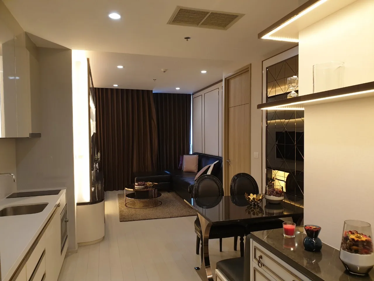 Noble Ploenchit — photo 1