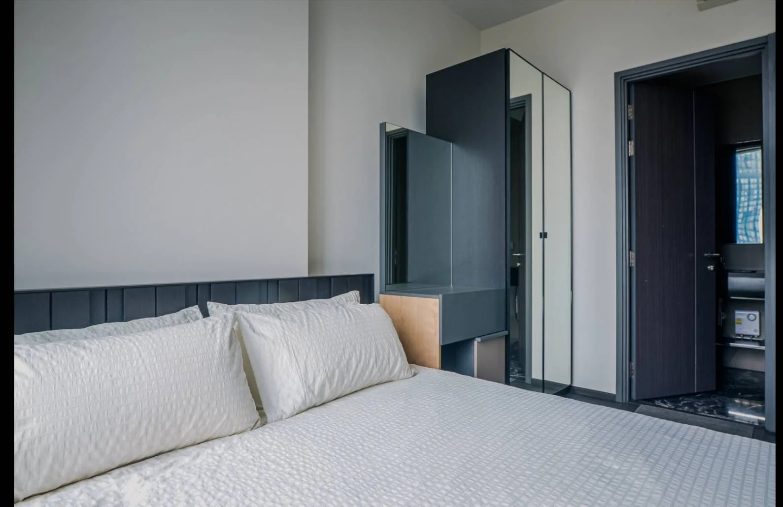 Edge Sukhumvit 23 — photo 3